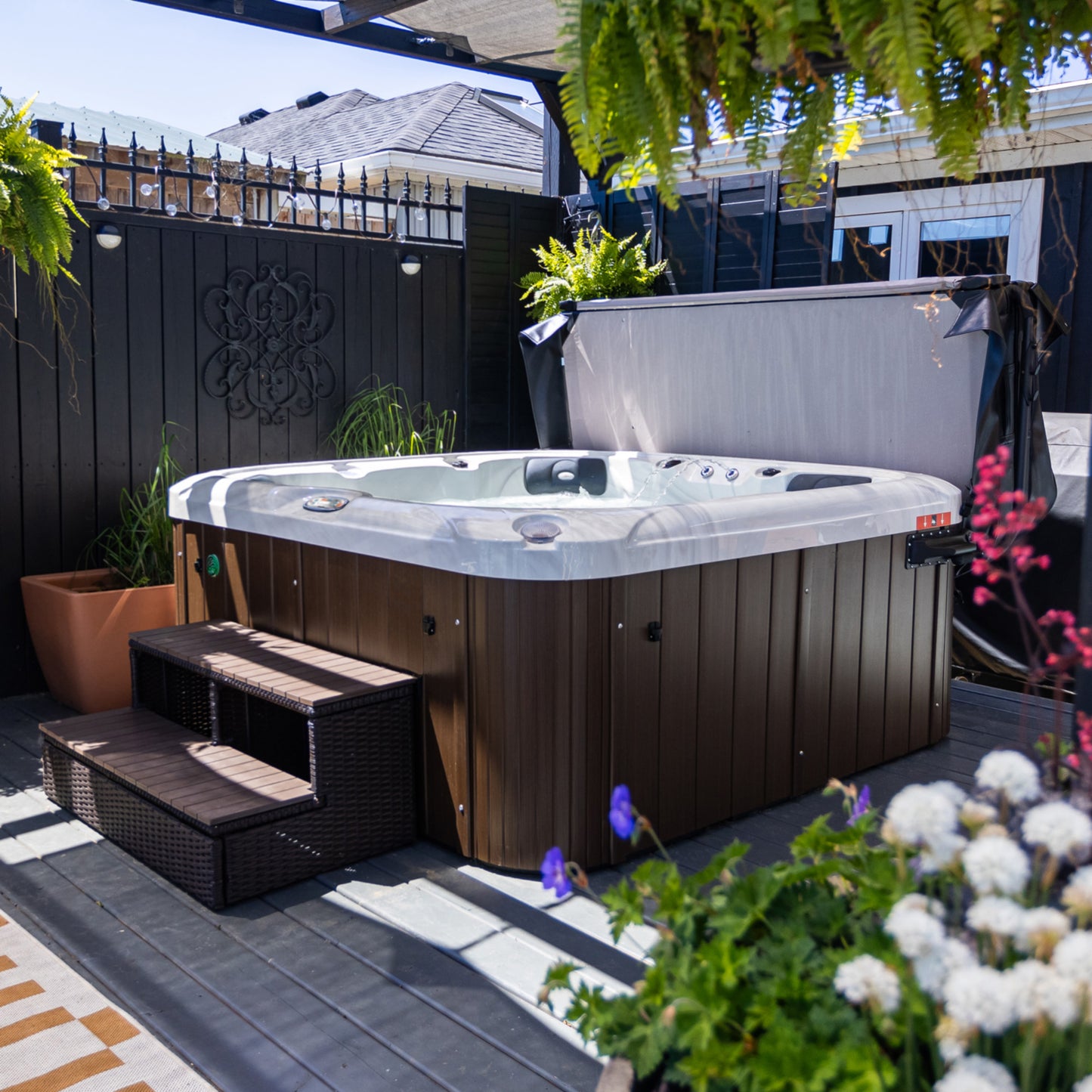 LYS5000 Luxury 240V 6 Person Spa