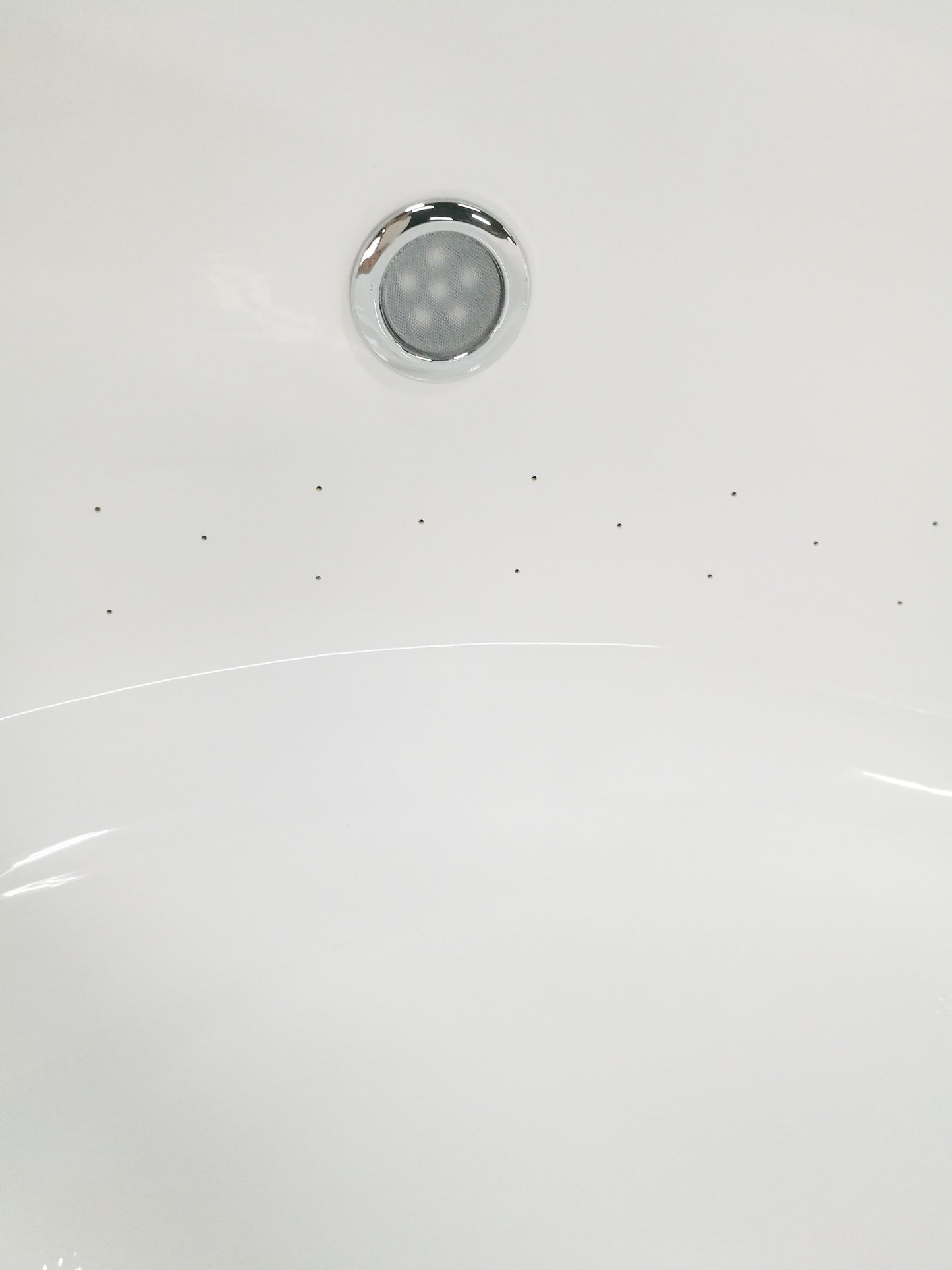 EAGO AM2130 66" Round Free Standing Acrylic Air Bubble Bathtub