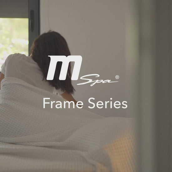MSpa Video of a family enjoying themselves in the MSpa Mono hot tub. - Luxe Tub Source